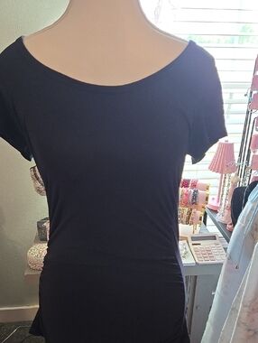 Everyday Scoop Neck Black Short Sleeve Top With Ruching
